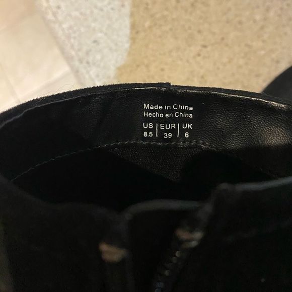 Nubuck black booties with clear glass heel - Picture 4 of 7